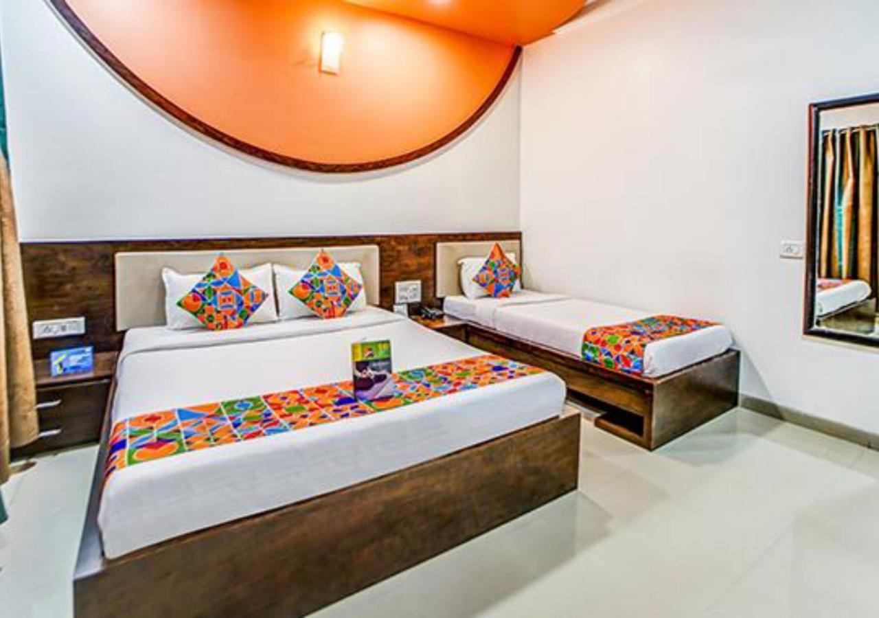 Hotel Adore Palace Mumbai Kültér fotó