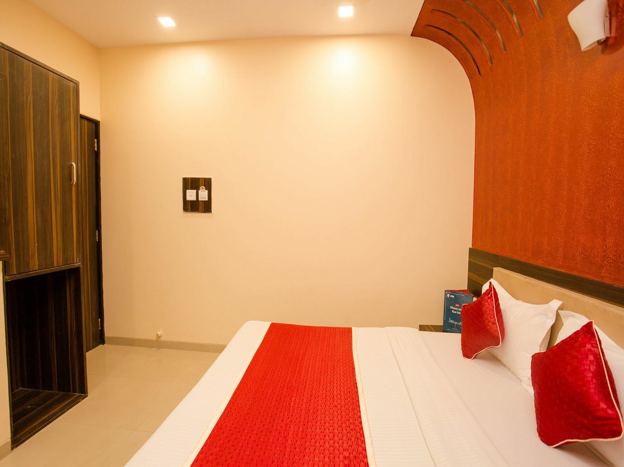 Hotel Adore Palace Mumbai Kültér fotó