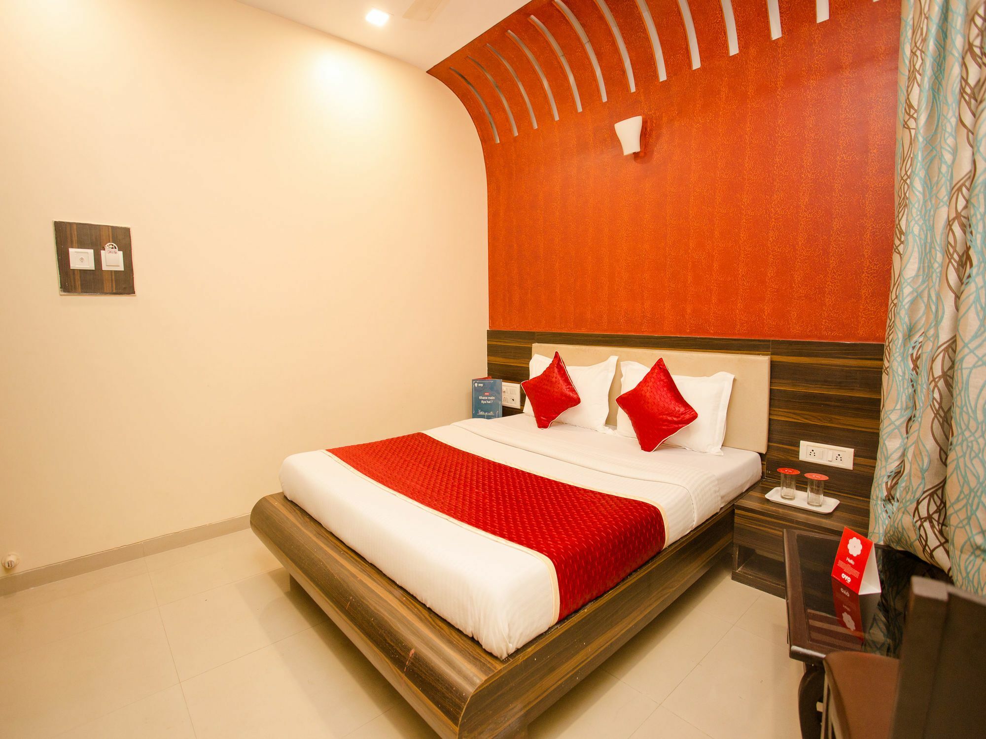 Hotel Adore Palace Mumbai Kültér fotó