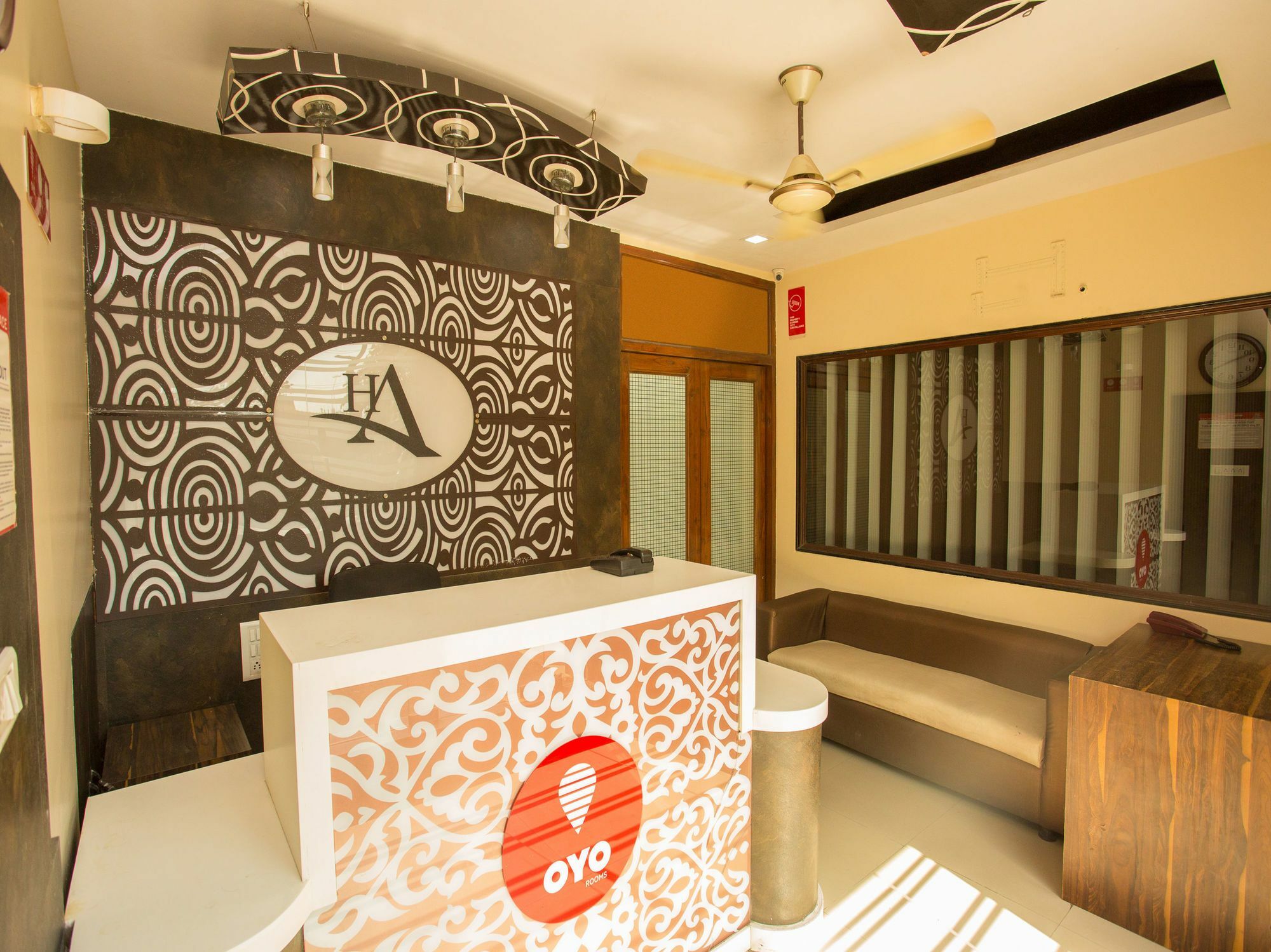 Hotel Adore Palace Mumbai Kültér fotó